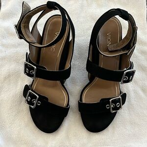 Vionic Carmel strappy heels sandals